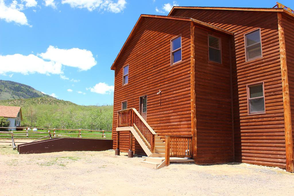 Old Corral Hotel Centennial Buitenkant foto